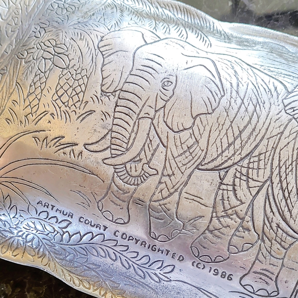 Vintage 1986 Arthur Court Silver Elephant Relief Bread Tray Decorative Serveware - Picture 8 of 12